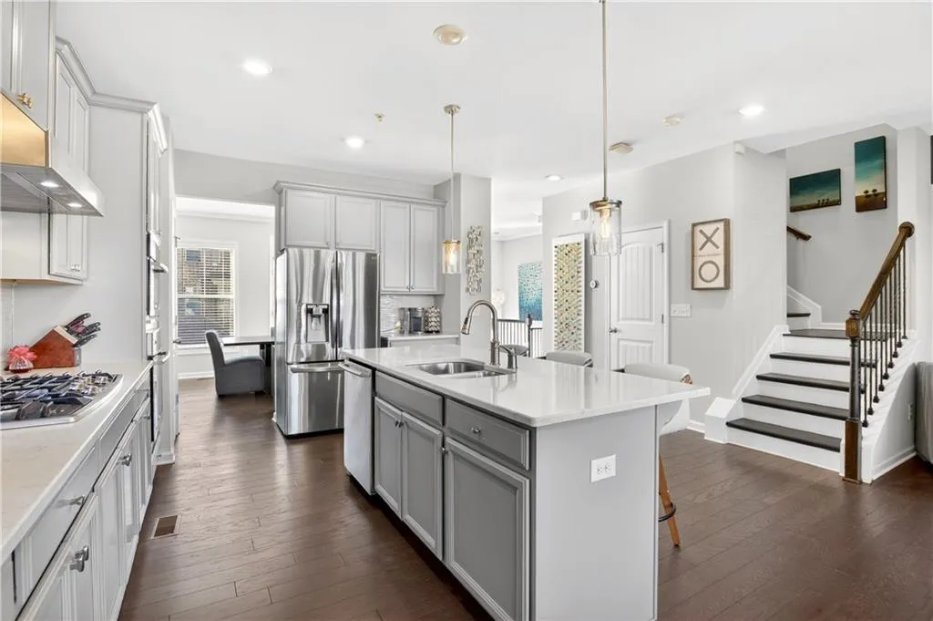 368 Provenance Drive, Atlanta, Georgia 30328, 3 Bedrooms Bedrooms, ,3 BathroomsBathrooms,Residential,For Sale,368 Provenance Drive,7708823