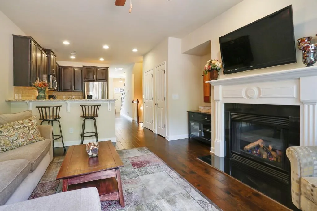 7420 Glisten Avenue, Atlanta, Georgia 30328, 3 Bedrooms Bedrooms, ,3 BathroomsBathrooms,Residential,Sold,7420 Glisten Avenue,5666467