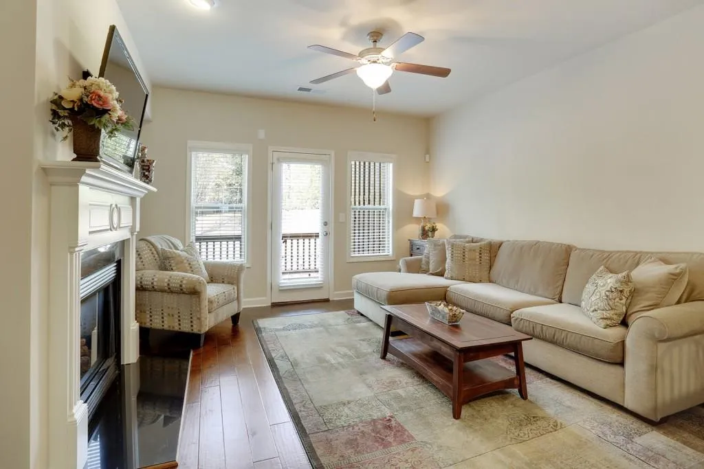 7420 Glisten Avenue, Atlanta, Georgia 30328, 3 Bedrooms Bedrooms, ,3 BathroomsBathrooms,Residential,Sold,7420 Glisten Avenue,5666467