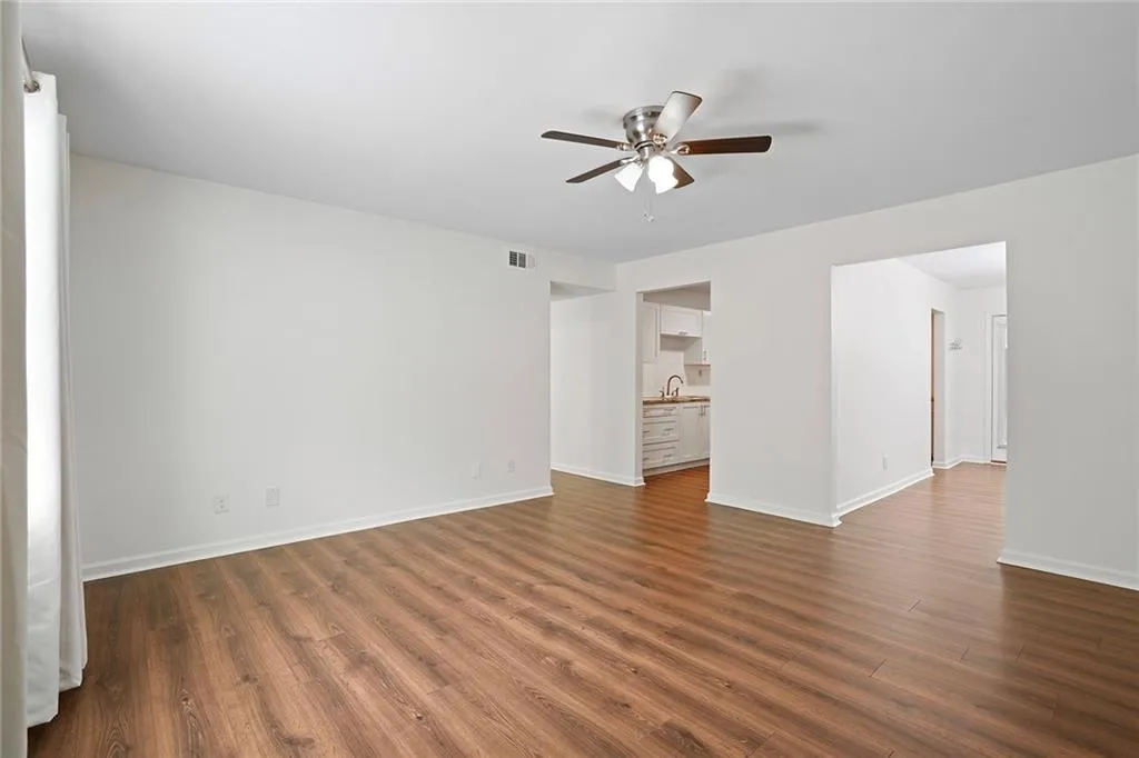 315 Winding River Road Unit E, Sandy Springs, Georgia 30350, 3 Bedrooms Bedrooms, ,2 BathroomsBathrooms,Residential,Sold,315 Winding River Road Unit E,7401062