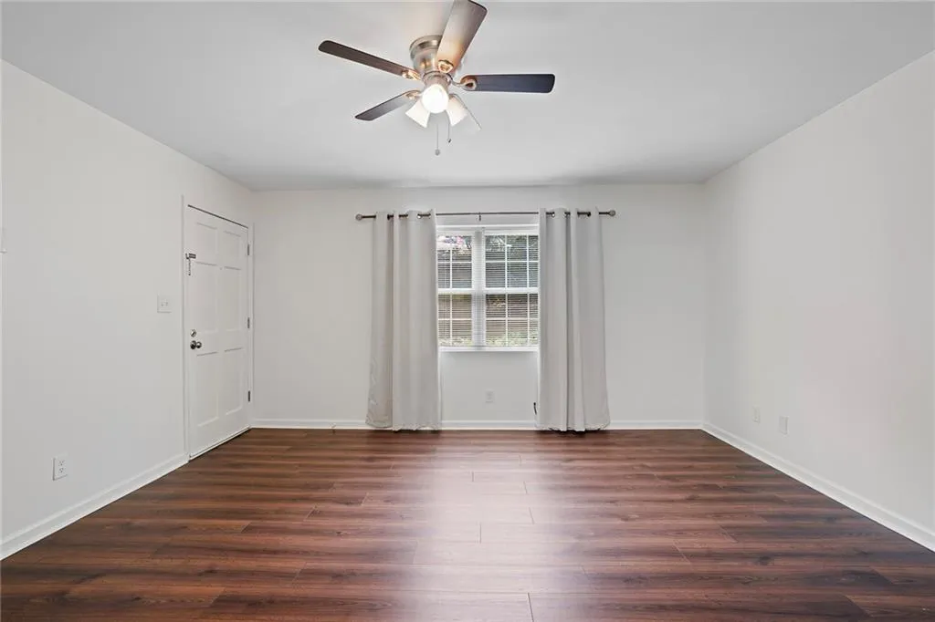 315 Winding River Road Unit E, Sandy Springs, Georgia 30350, 3 Bedrooms Bedrooms, ,2 BathroomsBathrooms,Residential,Sold,315 Winding River Road Unit E,7401062