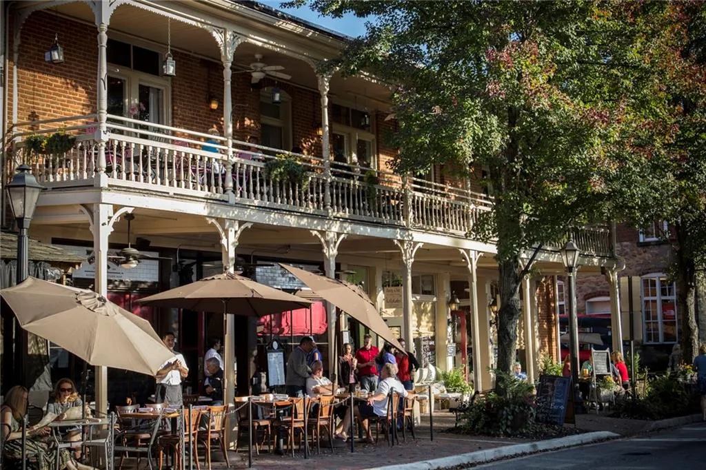 315 Winding River Road Unit E, Sandy Springs, Georgia 30350, 3 Bedrooms Bedrooms, ,2 BathroomsBathrooms,Residential,Sold,315 Winding River Road Unit E,7401062