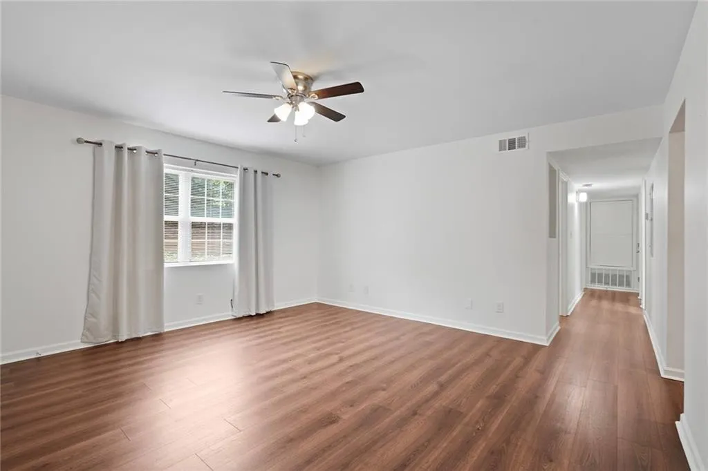 315 Winding River Road Unit E, Sandy Springs, Georgia 30350, 3 Bedrooms Bedrooms, ,2 BathroomsBathrooms,Residential,Sold,315 Winding River Road Unit E,7401062