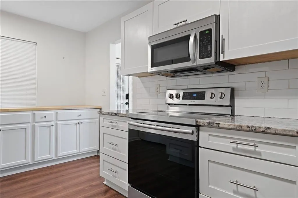 315 Winding River Road Unit E, Sandy Springs, Georgia 30350, 3 Bedrooms Bedrooms, ,2 BathroomsBathrooms,Residential,Sold,315 Winding River Road Unit E,7401062