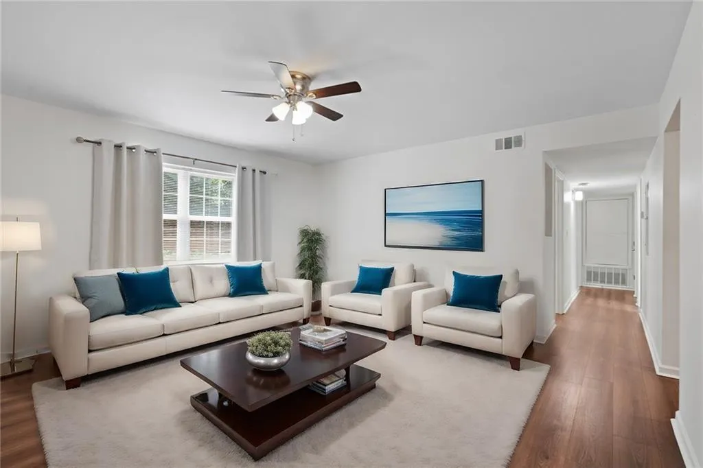 315 Winding River Road Unit E, Sandy Springs, Georgia 30350, 3 Bedrooms Bedrooms, ,2 BathroomsBathrooms,Residential,Sold,315 Winding River Road Unit E,7401062