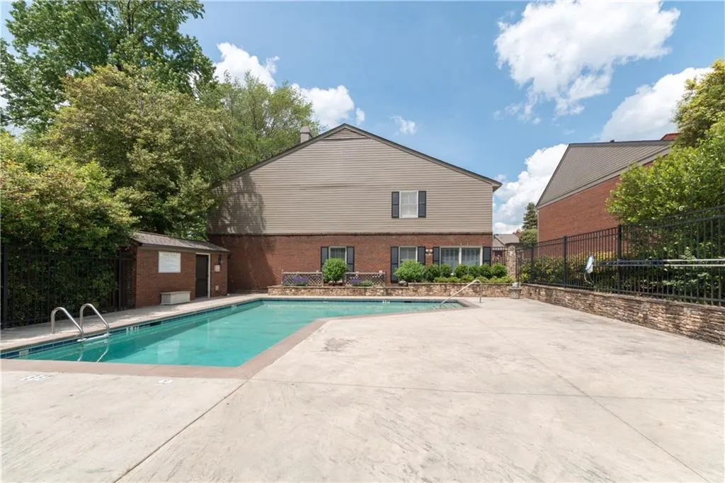 5213 Glenridge Drive, Atlanta, Georgia 30342, 3 Bedrooms Bedrooms, ,3 BathroomsBathrooms,Residential,Sold,5213 Glenridge Drive,5688827