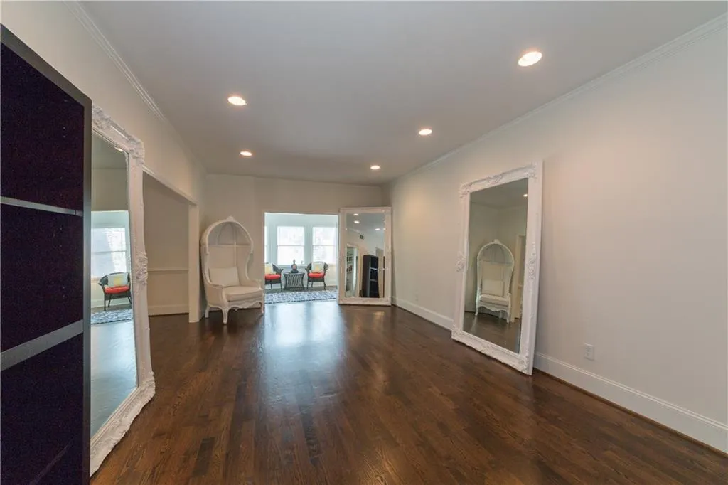 5213 Glenridge Drive, Atlanta, Georgia 30342, 3 Bedrooms Bedrooms, ,3 BathroomsBathrooms,Residential,Sold,5213 Glenridge Drive,5688827