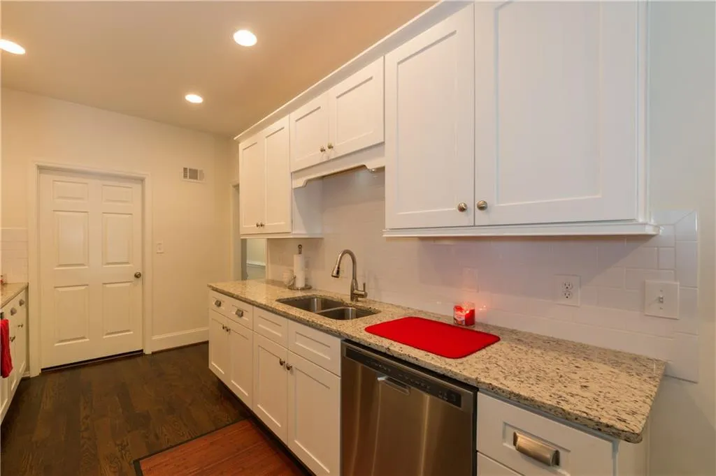 5213 Glenridge Drive, Atlanta, Georgia 30342, 3 Bedrooms Bedrooms, ,3 BathroomsBathrooms,Residential,Sold,5213 Glenridge Drive,5688827