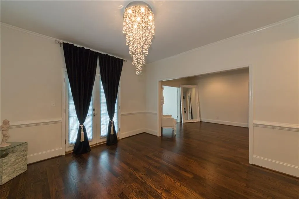 5213 Glenridge Drive, Atlanta, Georgia 30342, 3 Bedrooms Bedrooms, ,3 BathroomsBathrooms,Residential,Sold,5213 Glenridge Drive,5688827
