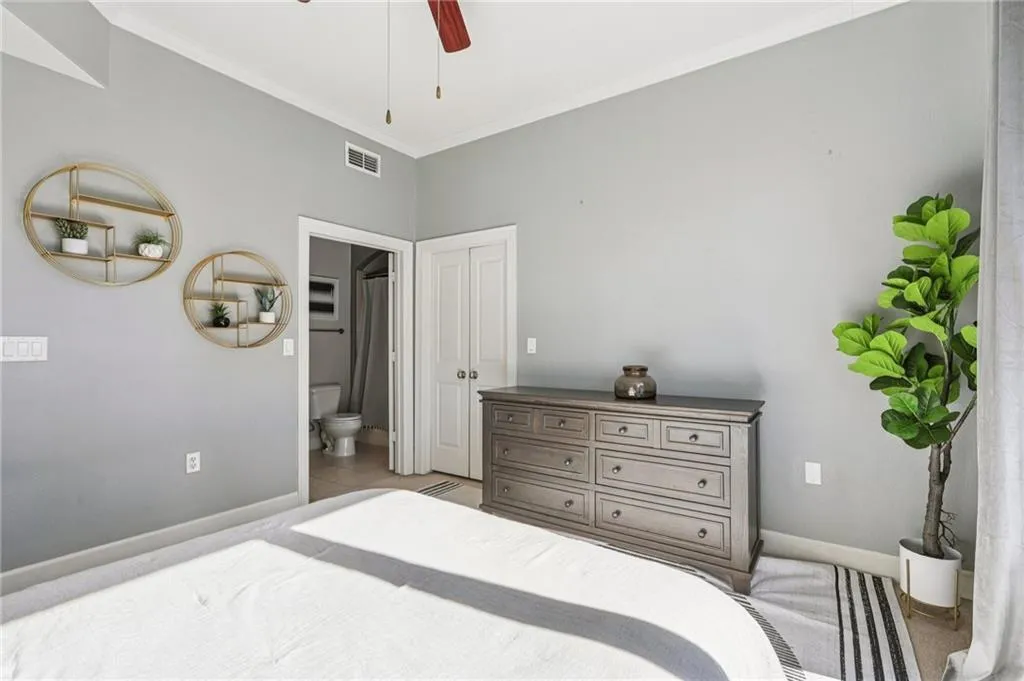 3445 Stratford Road Ne Unit 2108, Atlanta, Georgia 30326, 1 Bedroom Bedrooms, ,1 BathroomBathrooms,Residential,For Sale,3445 Stratford Road Ne Unit 2108,7663907