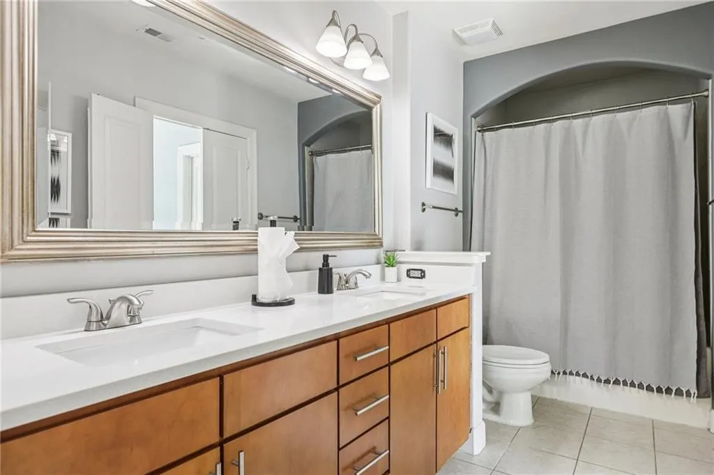3445 Stratford Road Ne Unit 2108, Atlanta, Georgia 30326, 1 Bedroom Bedrooms, ,1 BathroomBathrooms,Residential,For Sale,3445 Stratford Road Ne Unit 2108,7663907