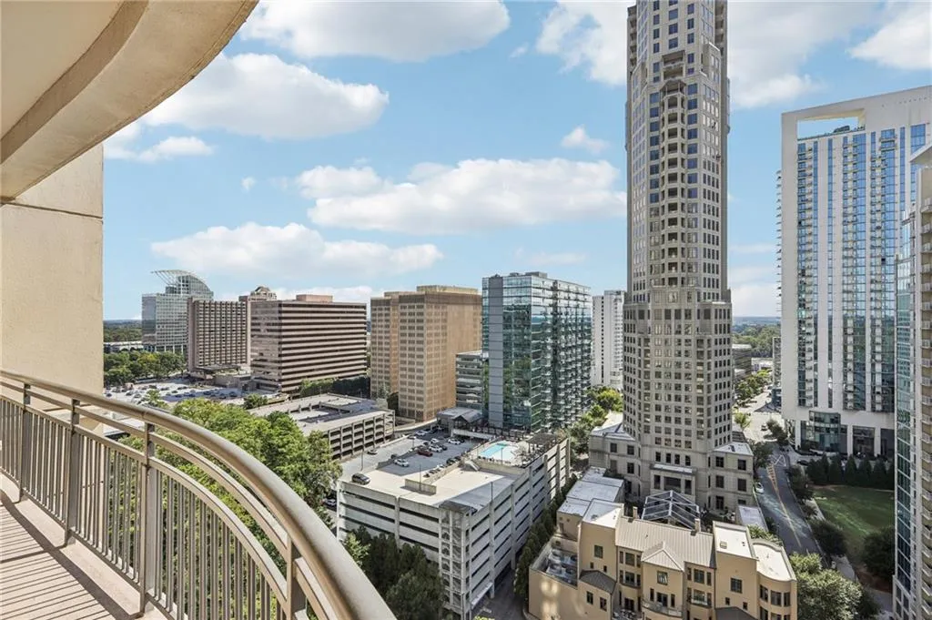 3445 Stratford Road Ne Unit 2108, Atlanta, Georgia 30326, 1 Bedroom Bedrooms, ,1 BathroomBathrooms,Residential,For Sale,3445 Stratford Road Ne Unit 2108,7663907