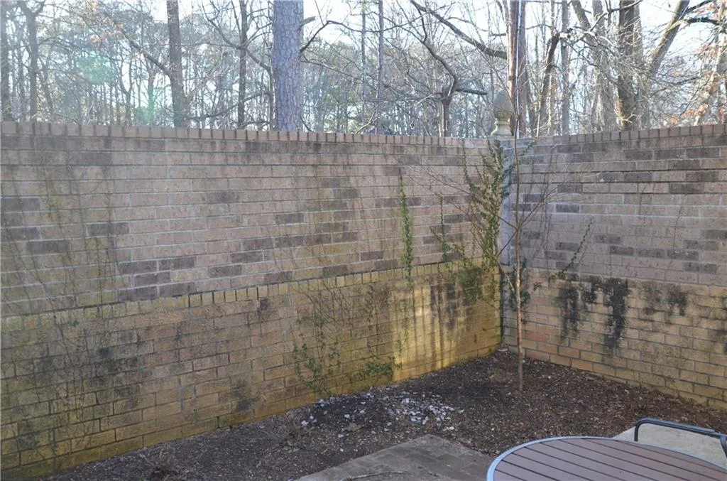 5400 Roswell Road Ne Unit J-6, Atlanta, Georgia 30342, 3 Bedrooms Bedrooms, ,2 BathroomsBathrooms,Residential,Sold,5400 Roswell Road Ne Unit J-6,6506691