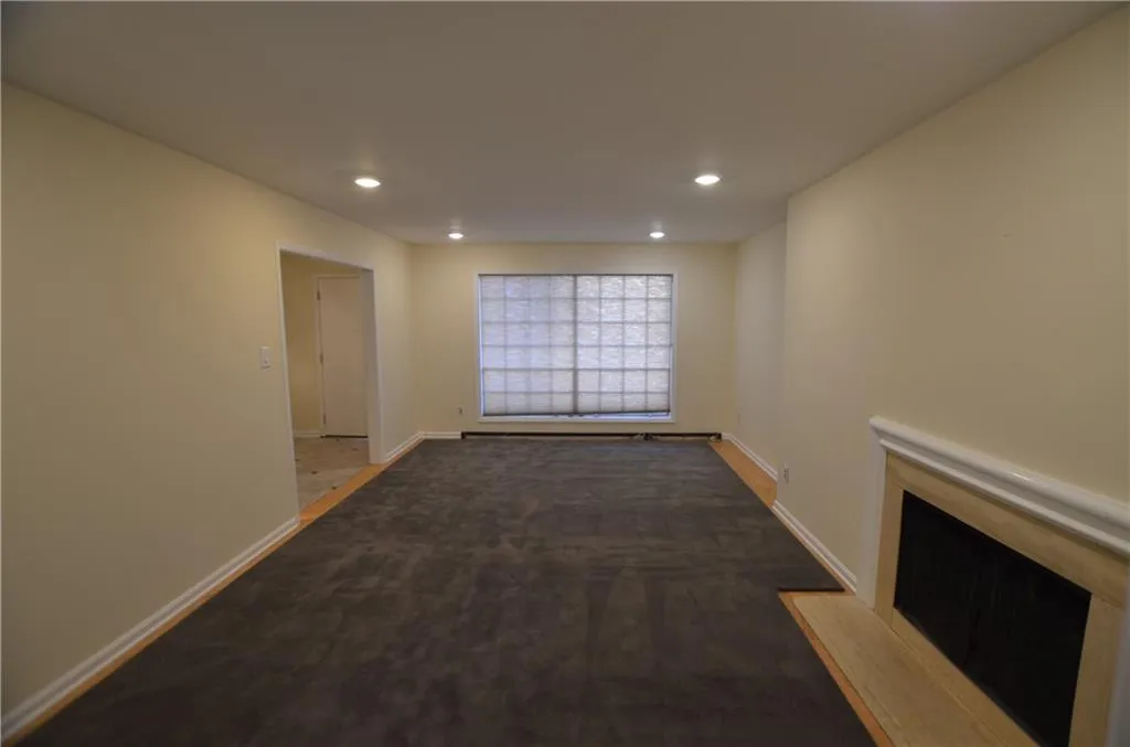 5400 Roswell Road Ne Unit J-6, Atlanta, Georgia 30342, 3 Bedrooms Bedrooms, ,2 BathroomsBathrooms,Residential,Sold,5400 Roswell Road Ne Unit J-6,6506691