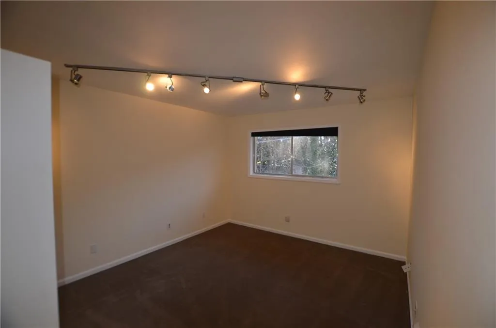 5400 Roswell Road Ne Unit J-6, Atlanta, Georgia 30342, 3 Bedrooms Bedrooms, ,2 BathroomsBathrooms,Residential,Sold,5400 Roswell Road Ne Unit J-6,6506691