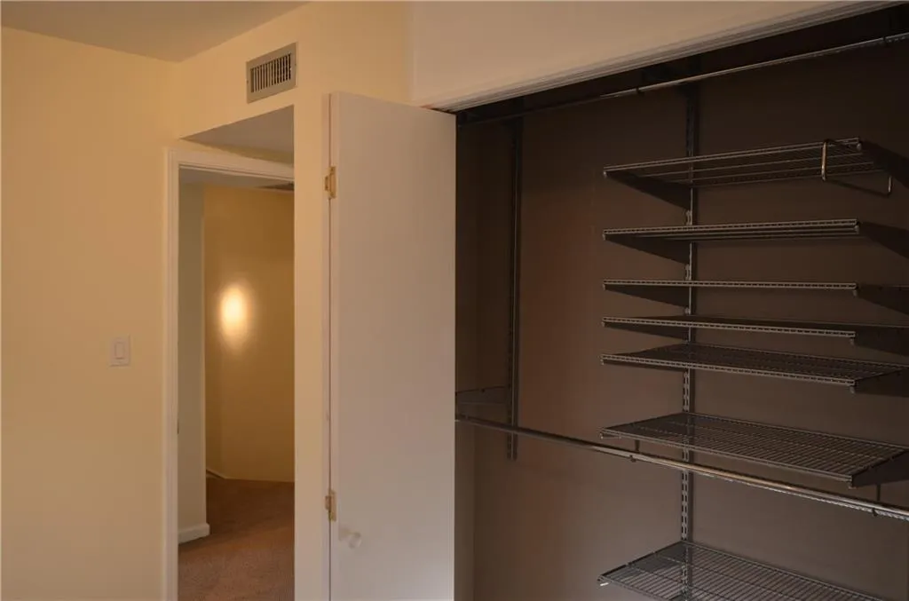 5400 Roswell Road Ne Unit J-6, Atlanta, Georgia 30342, 3 Bedrooms Bedrooms, ,2 BathroomsBathrooms,Residential,Sold,5400 Roswell Road Ne Unit J-6,6506691