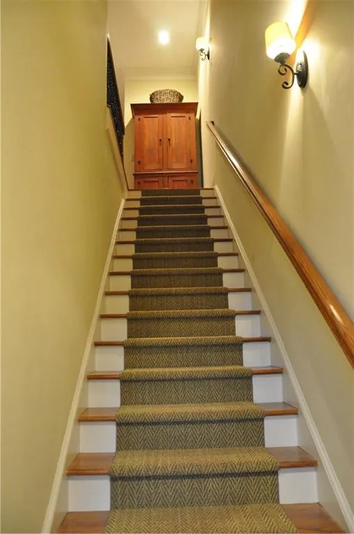 6045 City Walk, Sandy Springs, Georgia 30328, 3 Bedrooms Bedrooms, ,3 BathroomsBathrooms,Residential,Sold,6045 City Walk,6105440