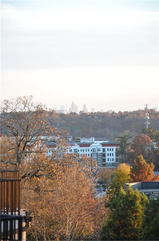 6045 City Walk, Sandy Springs, Georgia 30328, 3 Bedrooms Bedrooms, ,3 BathroomsBathrooms,Residential,Sold,6045 City Walk,6105440