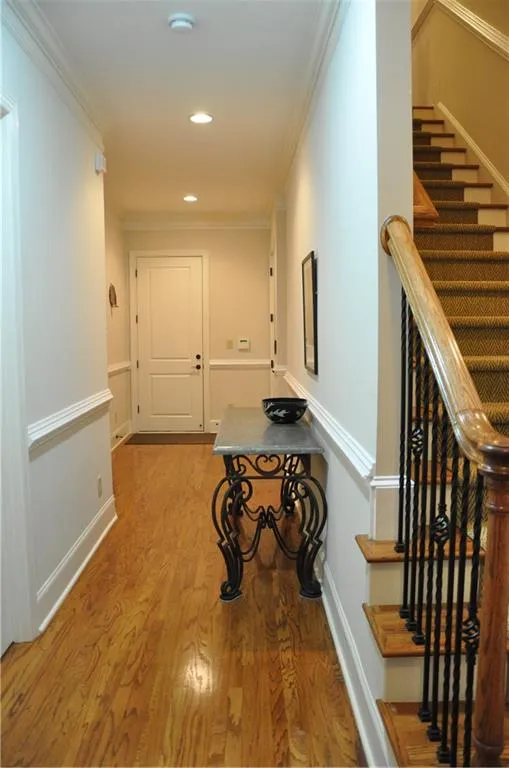 6045 City Walk, Sandy Springs, Georgia 30328, 3 Bedrooms Bedrooms, ,3 BathroomsBathrooms,Residential,Sold,6045 City Walk,6105440