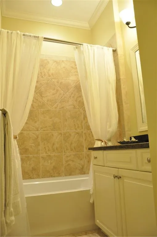 6045 City Walk, Sandy Springs, Georgia 30328, 3 Bedrooms Bedrooms, ,3 BathroomsBathrooms,Residential,Sold,6045 City Walk,6105440