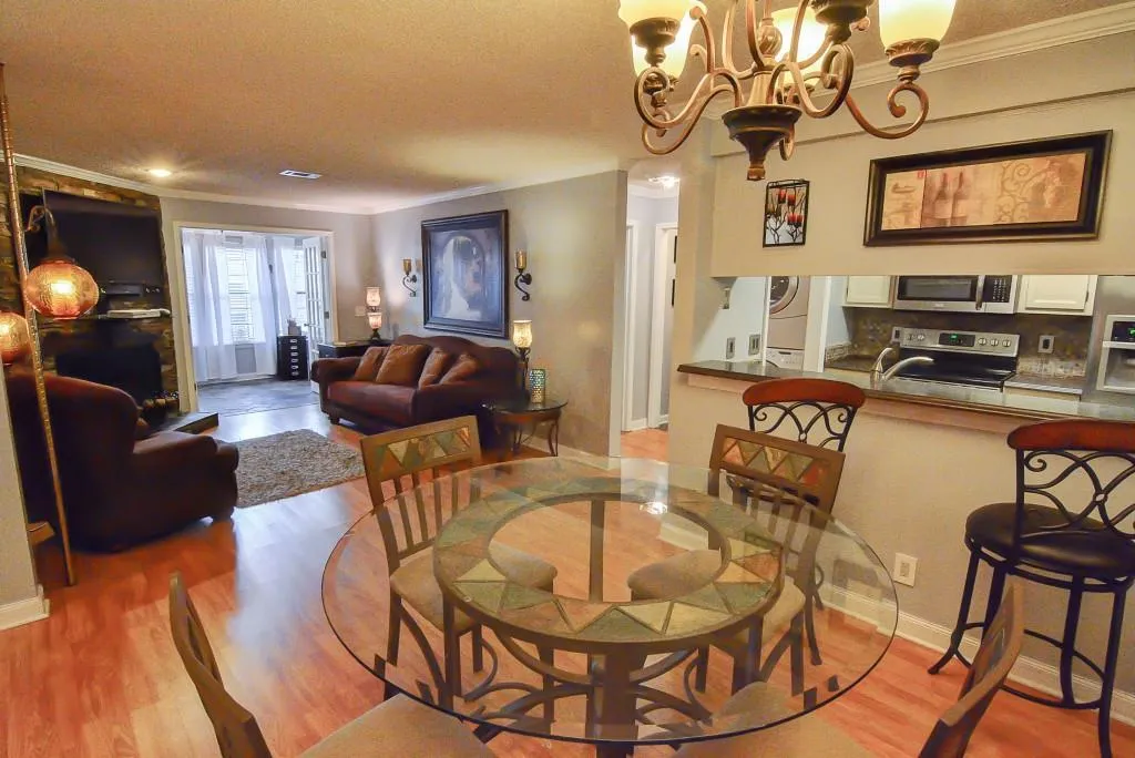 409 Barrington Hills Drive, Sandy Springs, Georgia 30350, 2 Bedrooms Bedrooms, ,2 BathroomsBathrooms,Residential,Sold,409 Barrington Hills Drive,5885331