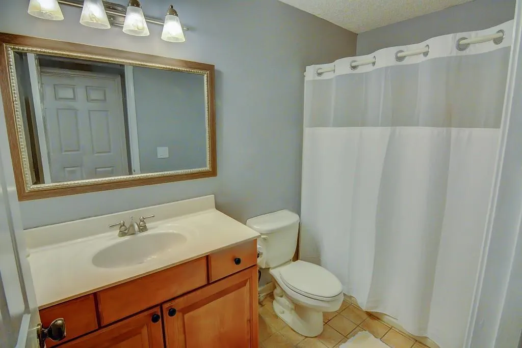 409 Barrington Hills Drive, Sandy Springs, Georgia 30350, 2 Bedrooms Bedrooms, ,2 BathroomsBathrooms,Residential,Sold,409 Barrington Hills Drive,5885331