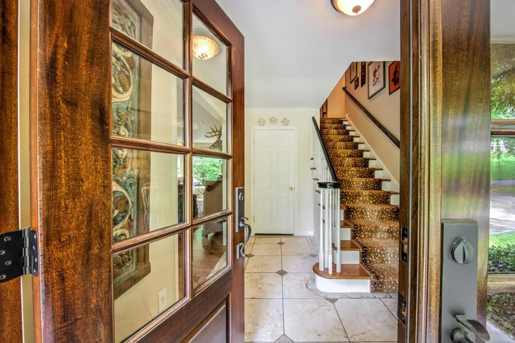 4930 Old House Trail, Sandy Springs, Georgia 30342, 4 Bedrooms Bedrooms, ,4 BathroomsBathrooms,Residential,Sold,4930 Old House Trail,6002044