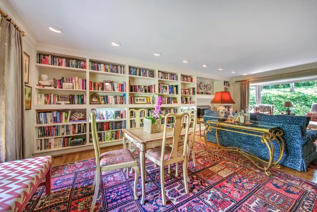 4930 Old House Trail, Sandy Springs, Georgia 30342, 4 Bedrooms Bedrooms, ,4 BathroomsBathrooms,Residential,Sold,4930 Old House Trail,6002044