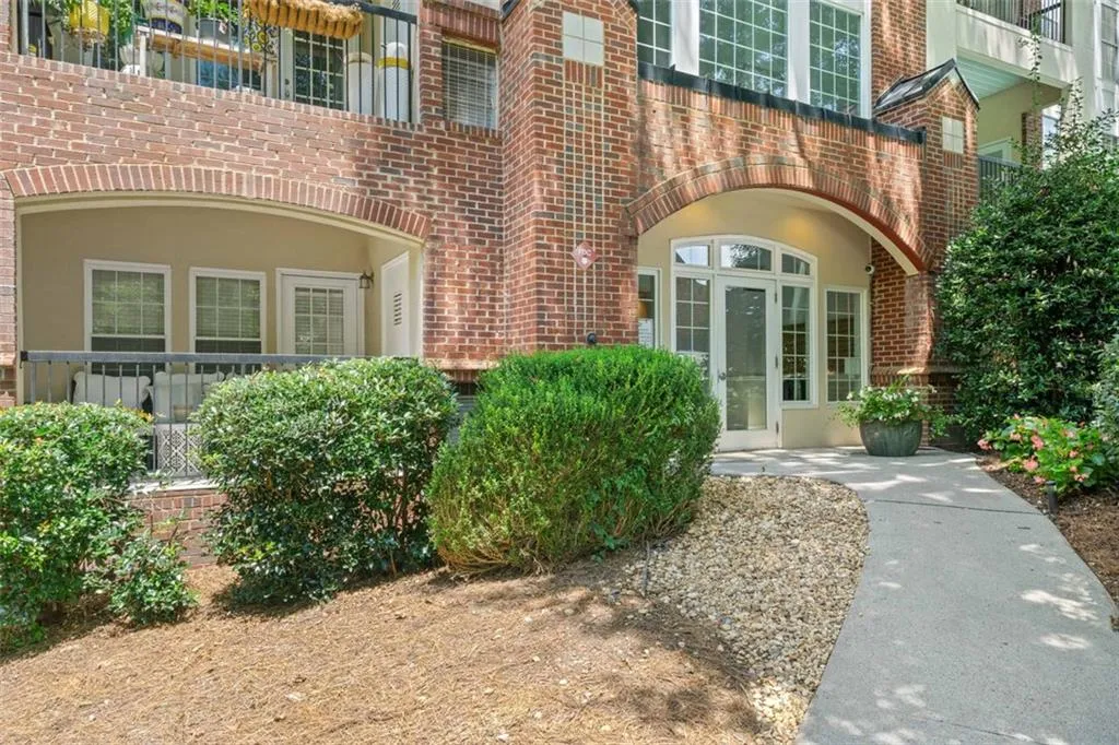 3636 Habersham Rd Unit 2207, Atlanta, Georgia 30305, 2 Bedrooms Bedrooms, ,2 BathroomsBathrooms,Residential,For Sale,3636 Habersham Rd Unit 2207,7623024