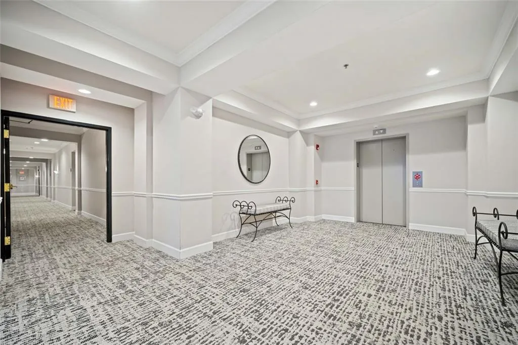 3636 Habersham Rd Unit 2207, Atlanta, Georgia 30305, 2 Bedrooms Bedrooms, ,2 BathroomsBathrooms,Residential,For Sale,3636 Habersham Rd Unit 2207,7623024