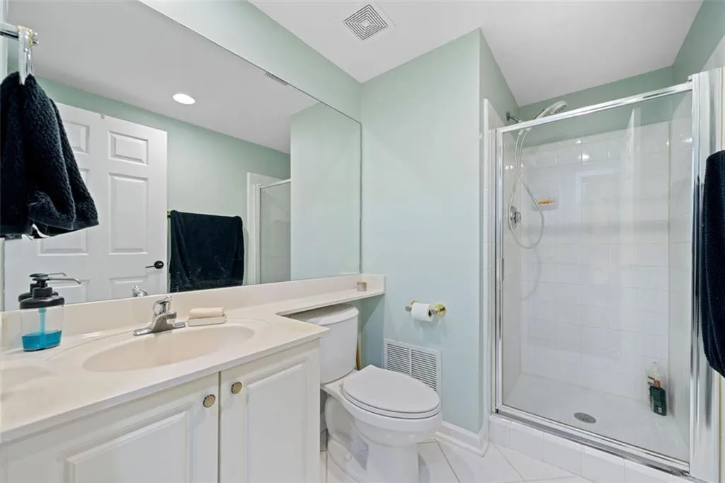 3636 Habersham Rd Unit 2207, Atlanta, Georgia 30305, 2 Bedrooms Bedrooms, ,2 BathroomsBathrooms,Residential,For Sale,3636 Habersham Rd Unit 2207,7623024