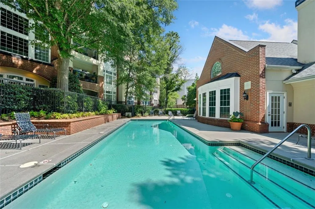 3636 Habersham Rd Unit 2207, Atlanta, Georgia 30305, 2 Bedrooms Bedrooms, ,2 BathroomsBathrooms,Residential,For Sale,3636 Habersham Rd Unit 2207,7623024