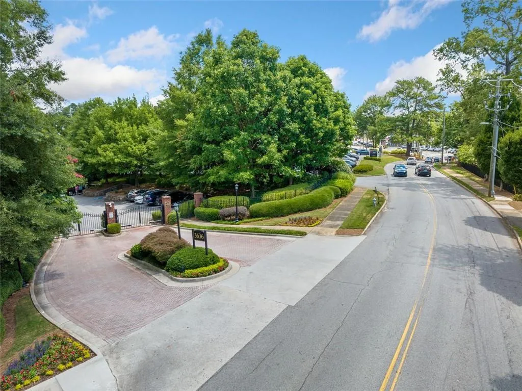3636 Habersham Rd Unit 2207, Atlanta, Georgia 30305, 2 Bedrooms Bedrooms, ,2 BathroomsBathrooms,Residential,For Sale,3636 Habersham Rd Unit 2207,7623024