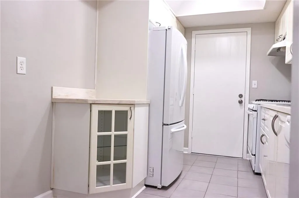 6851 Roswell Road Unit M22, Sandy Springs, Georgia 30328, 3 Bedrooms Bedrooms, ,2 BathroomsBathrooms,Residential,Sold,6851 Roswell Road Unit M22,6872152