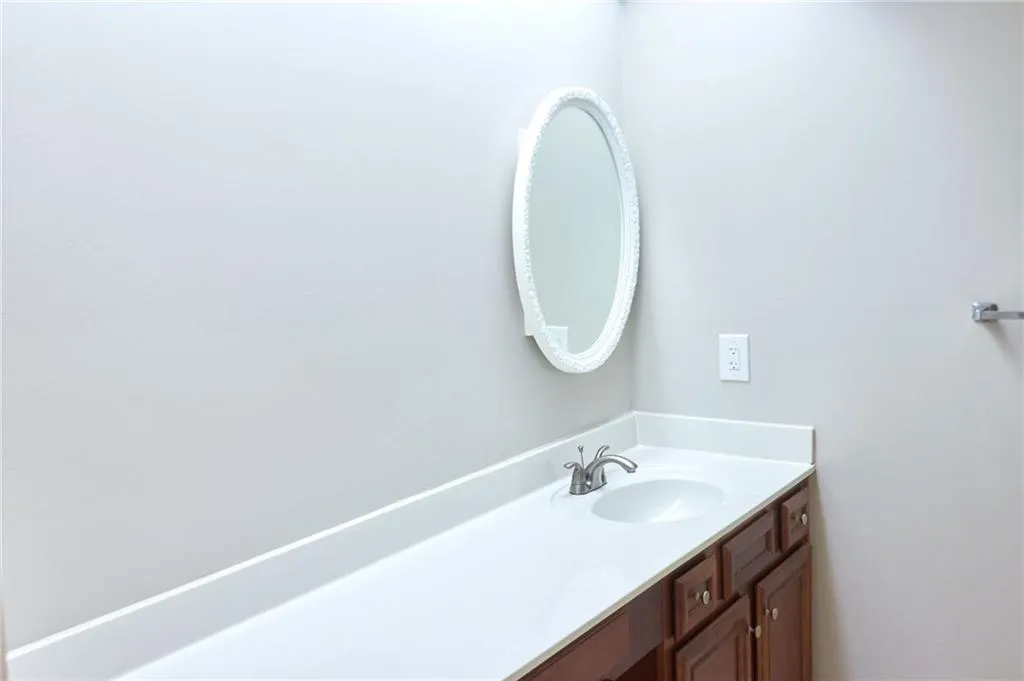 6851 Roswell Road Unit M22, Sandy Springs, Georgia 30328, 3 Bedrooms Bedrooms, ,2 BathroomsBathrooms,Residential,Sold,6851 Roswell Road Unit M22,6872152