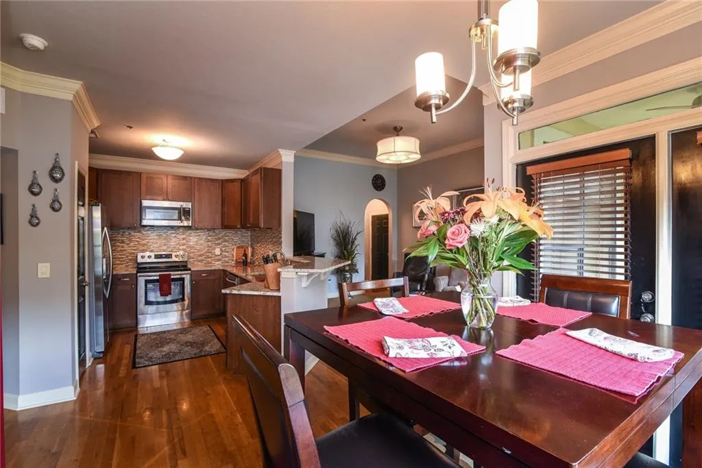 3777 Peachtree Road Ne Unit 632, Atlanta, Georgia 30319, 3 Bedrooms Bedrooms, ,2 BathroomsBathrooms,Residential,Sold,3777 Peachtree Road Ne Unit 632,5736627