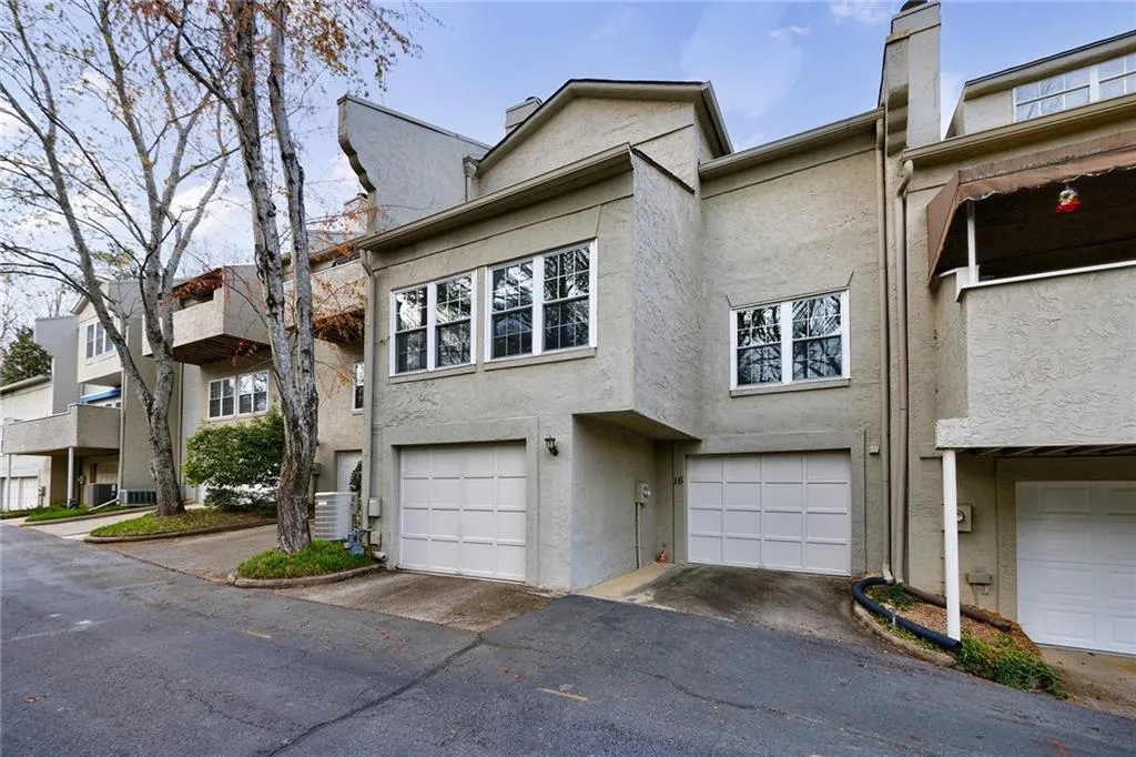 5996 Mitchell Road Unit 16, Atlanta, Georgia 30328, 3 Bedrooms Bedrooms, ,3 BathroomsBathrooms,Residential,Sold,5996 Mitchell Road Unit 16,7358614