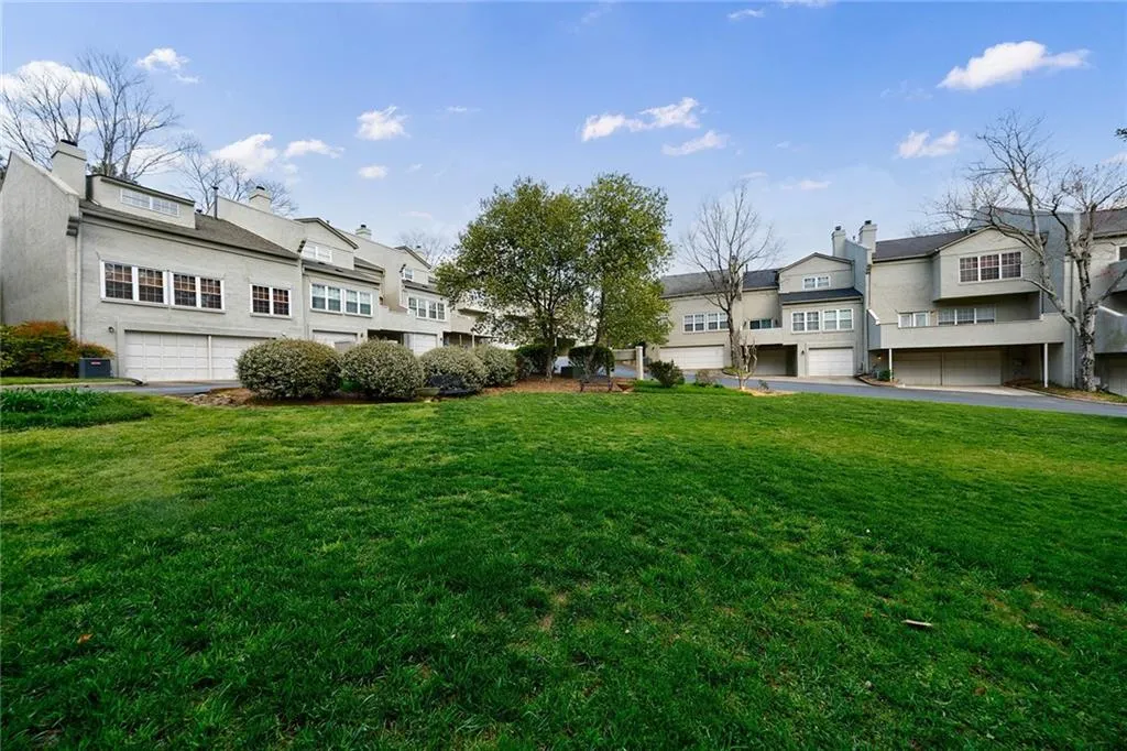 5996 Mitchell Road Unit 16, Atlanta, Georgia 30328, 3 Bedrooms Bedrooms, ,3 BathroomsBathrooms,Residential,Sold,5996 Mitchell Road Unit 16,7358614