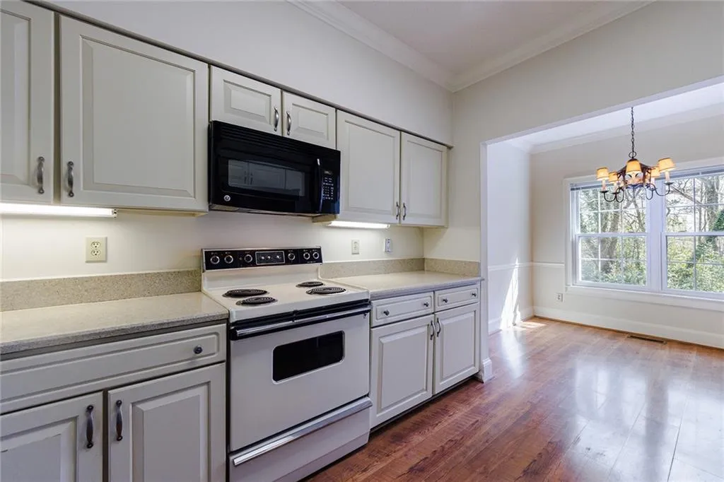 5996 Mitchell Road Unit 16, Atlanta, Georgia 30328, 3 Bedrooms Bedrooms, ,3 BathroomsBathrooms,Residential,Sold,5996 Mitchell Road Unit 16,7358614