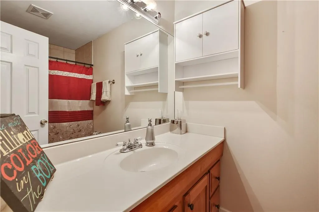 7500 Roswell Road Unit 81, Sandy Springs, Georgia 30350, 2 Bedrooms Bedrooms, ,2 BathroomsBathrooms,Residential,Sold,7500 Roswell Road Unit 81,6041165