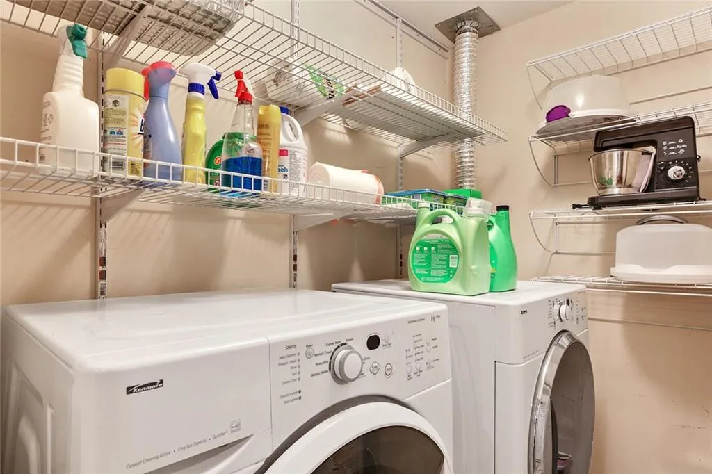 7500 Roswell Road Unit 81, Sandy Springs, Georgia 30350, 2 Bedrooms Bedrooms, ,2 BathroomsBathrooms,Residential,Sold,7500 Roswell Road Unit 81,6041165