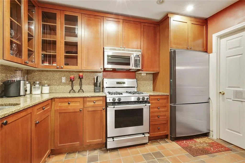 7500 Roswell Road Unit 81, Sandy Springs, Georgia 30350, 2 Bedrooms Bedrooms, ,2 BathroomsBathrooms,Residential,Sold,7500 Roswell Road Unit 81,6041165