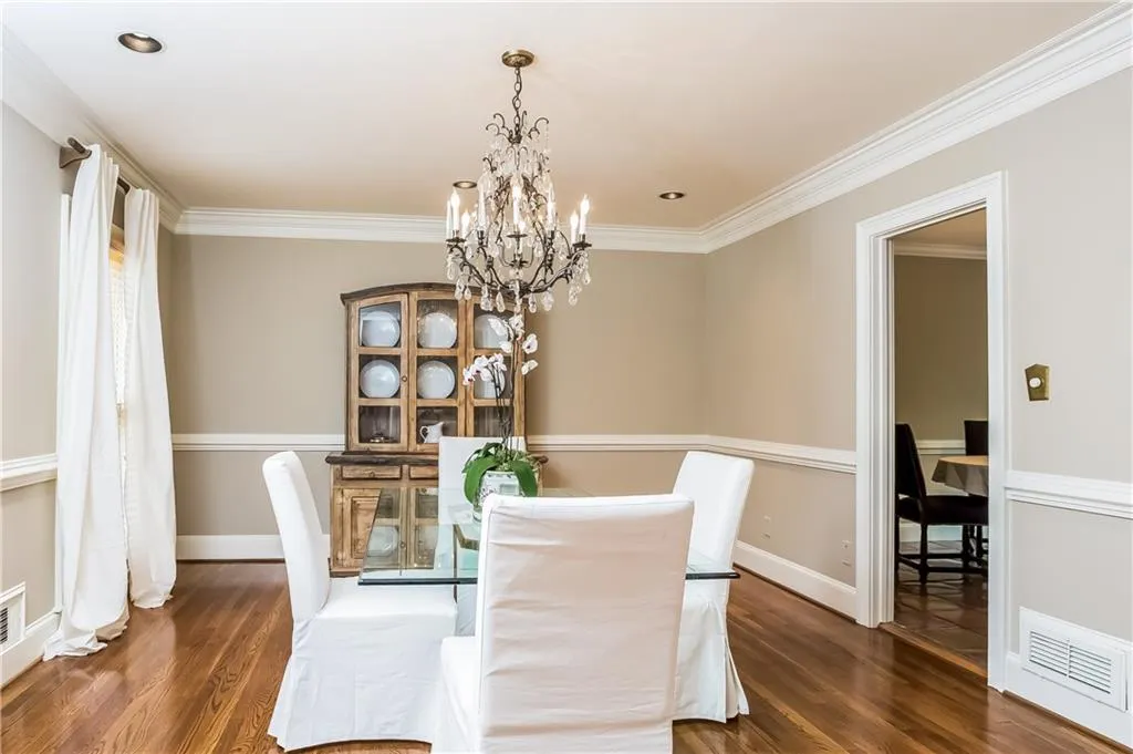 170 Colewood Way, Atlanta, Georgia 30328, 5 Bedrooms Bedrooms, ,4 BathroomsBathrooms,Residential,Sold,170 Colewood Way,5676012