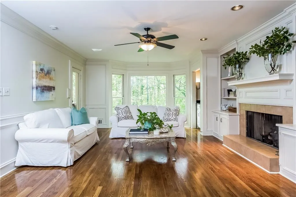 170 Colewood Way, Atlanta, Georgia 30328, 5 Bedrooms Bedrooms, ,4 BathroomsBathrooms,Residential,Sold,170 Colewood Way,5676012