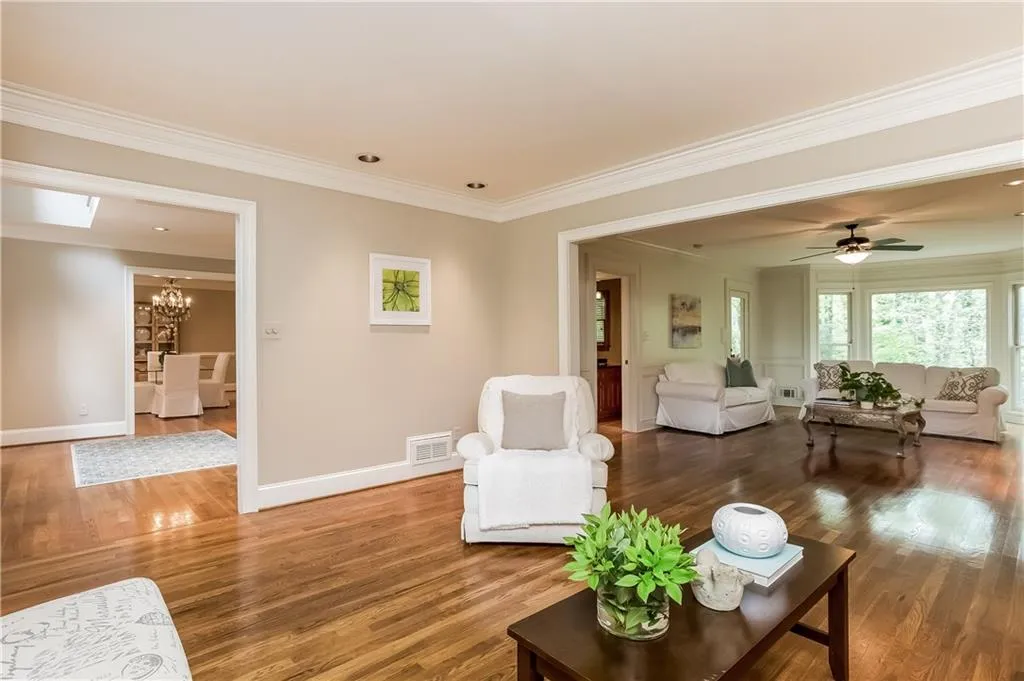 170 Colewood Way, Atlanta, Georgia 30328, 5 Bedrooms Bedrooms, ,4 BathroomsBathrooms,Residential,Sold,170 Colewood Way,5676012