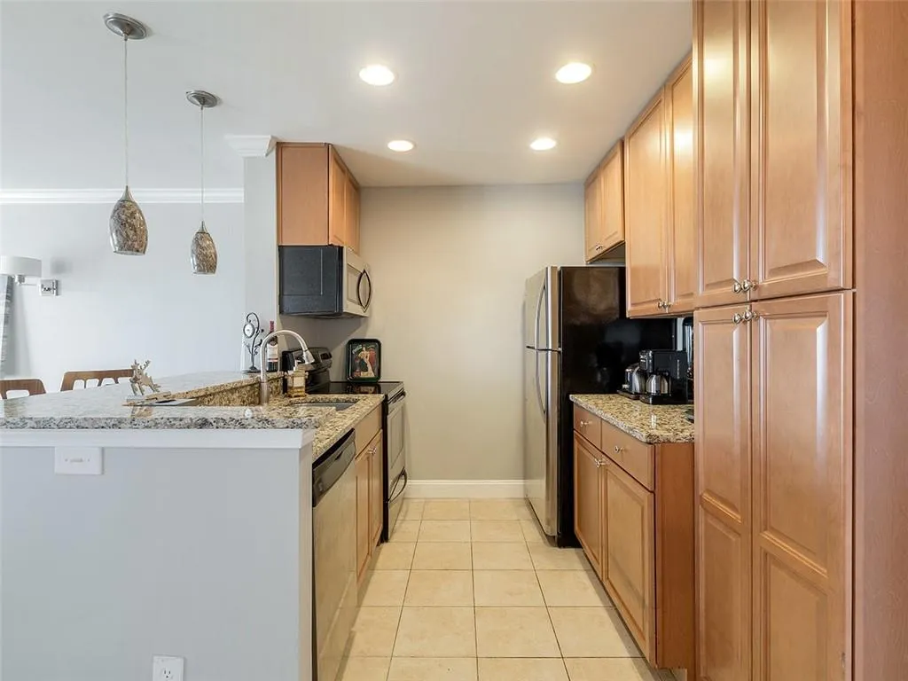 300 Johnson Ferry Road Ne Unit A913, Sandy Springs, Georgia 30328, 1 Bedroom Bedrooms, ,1 BathroomBathrooms,Residential,Sold,300 Johnson Ferry Road Ne Unit A913,7165652