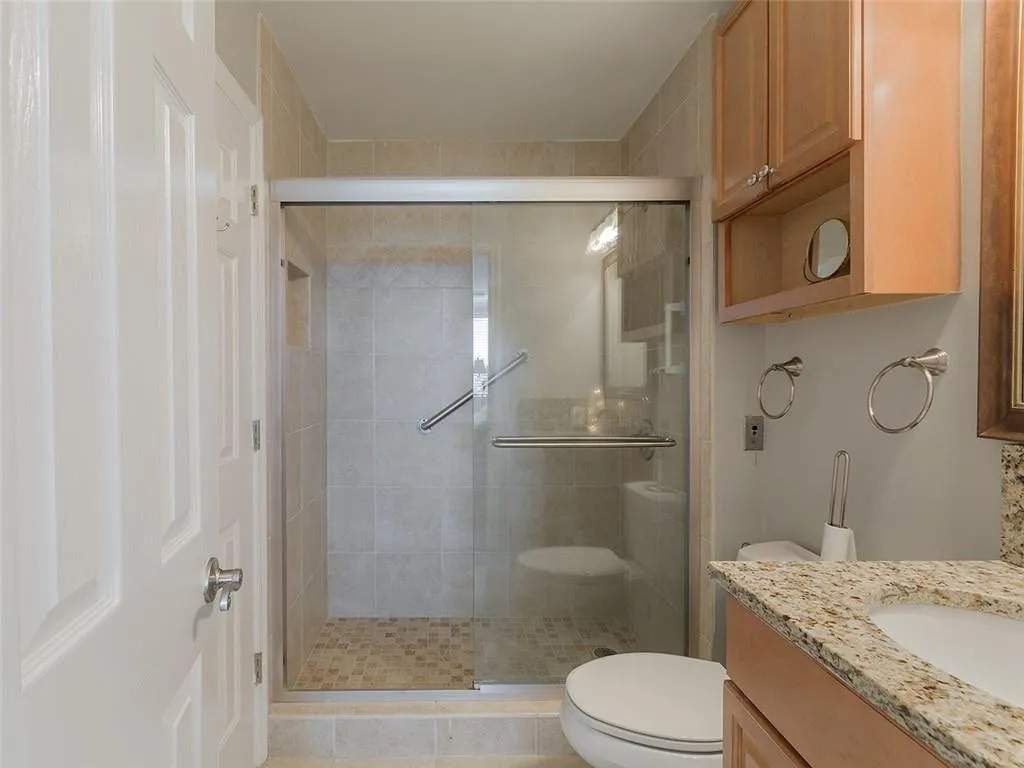 300 Johnson Ferry Road Ne Unit A913, Sandy Springs, Georgia 30328, 1 Bedroom Bedrooms, ,1 BathroomBathrooms,Residential,Sold,300 Johnson Ferry Road Ne Unit A913,7165652