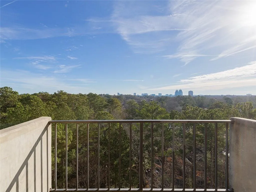 300 Johnson Ferry Road Ne Unit A913, Sandy Springs, Georgia 30328, 1 Bedroom Bedrooms, ,1 BathroomBathrooms,Residential,Sold,300 Johnson Ferry Road Ne Unit A913,7165652