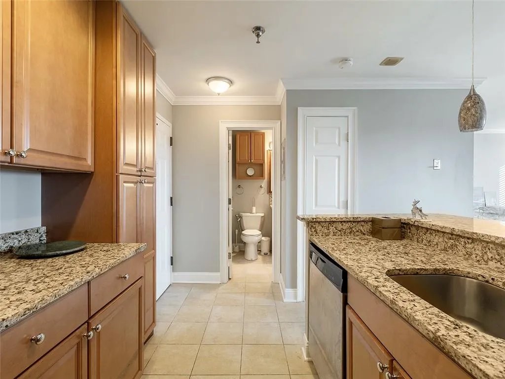 300 Johnson Ferry Road Ne Unit A913, Sandy Springs, Georgia 30328, 1 Bedroom Bedrooms, ,1 BathroomBathrooms,Residential,Sold,300 Johnson Ferry Road Ne Unit A913,7165652