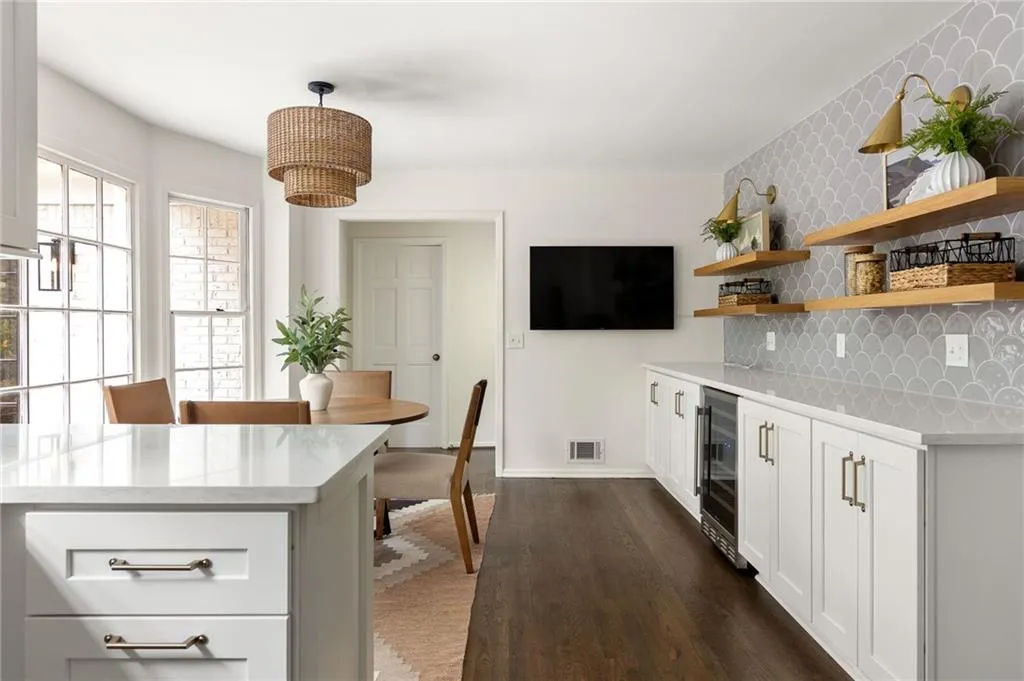 325 Breakwater Ridge, Atlanta, Georgia 30328, 5 Bedrooms Bedrooms, ,4 BathroomsBathrooms,Residential,Sold,325 Breakwater Ridge,7376070